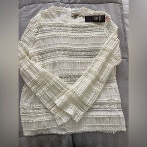 NWT XL /off white lace top/long sleeve slightly flared at bottom of sleeve